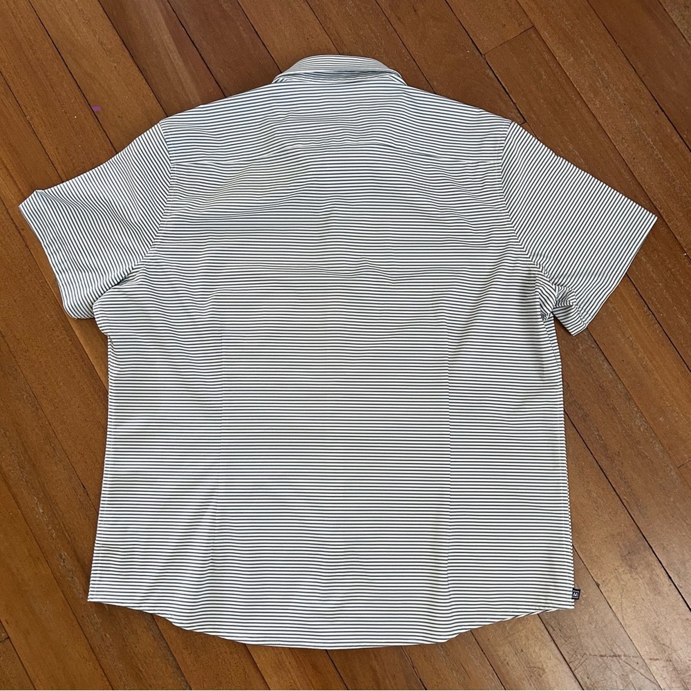 Mizzen+Main Blue and White Striped Casual Button Down Shirt - Picture 4 of 14